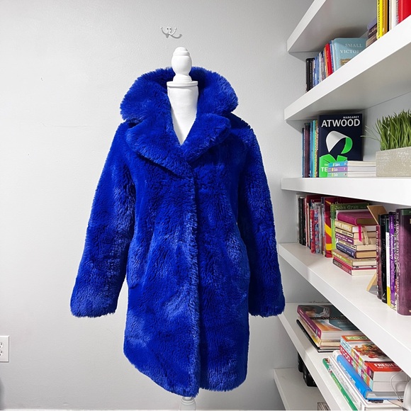 Noize Jackets & Blazers - Noize Faux Fur Sapphire Coat size XS